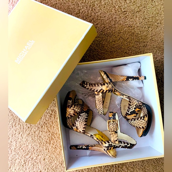 Michael Kors heels 7.5 sandals New - Picture 1 of 9